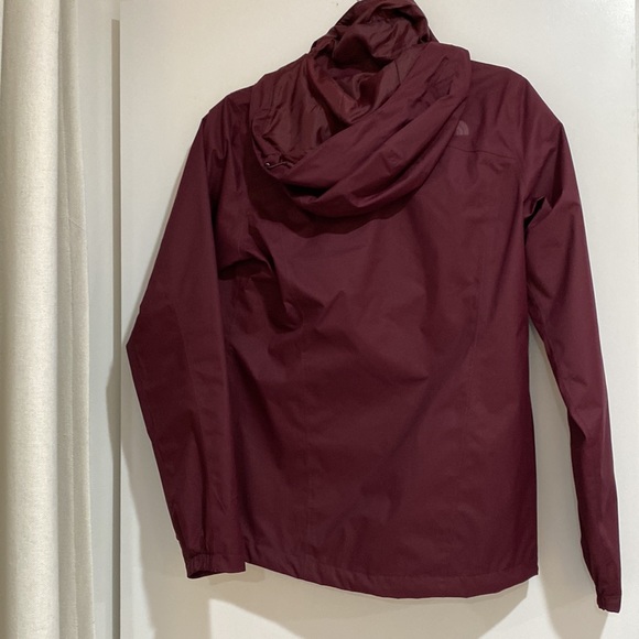 North Face - Small Rain Jacket with Hood (“Removable”) - Picture 6 of 12